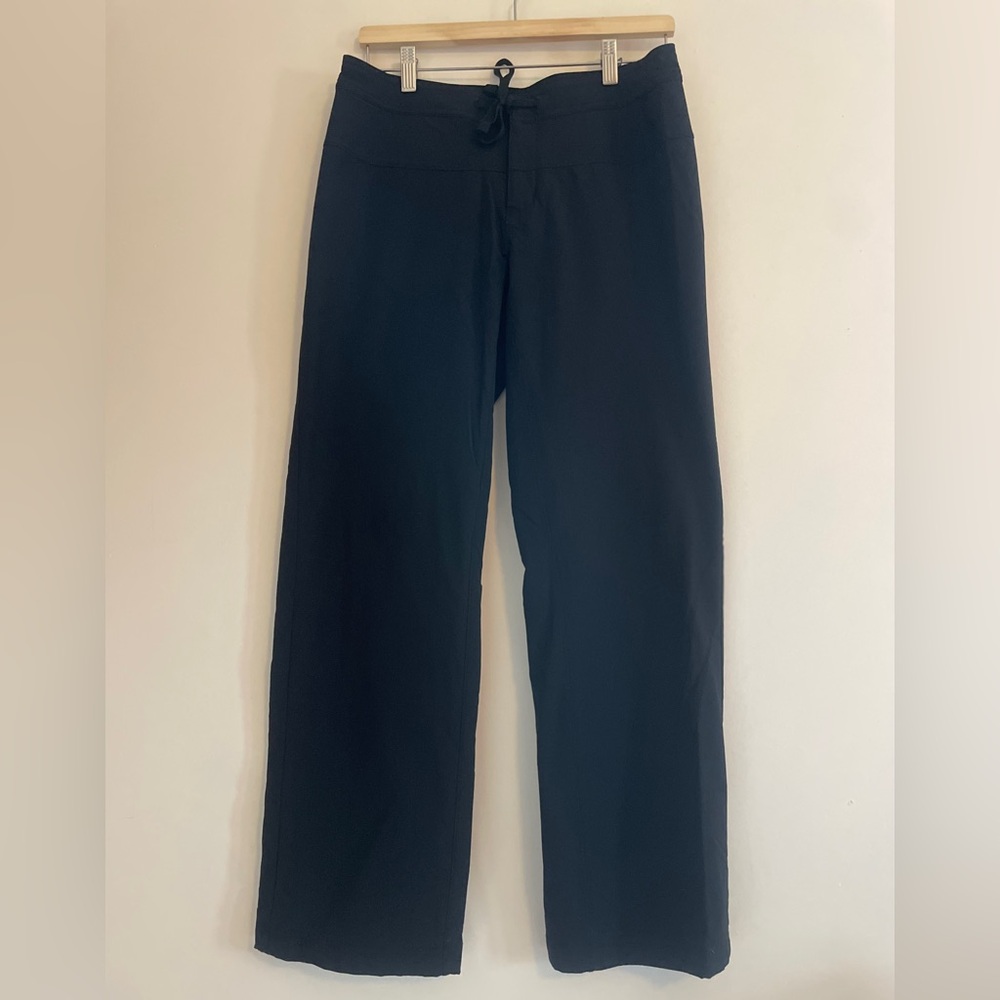 Women’s Mountain Hardware fleece lined pants